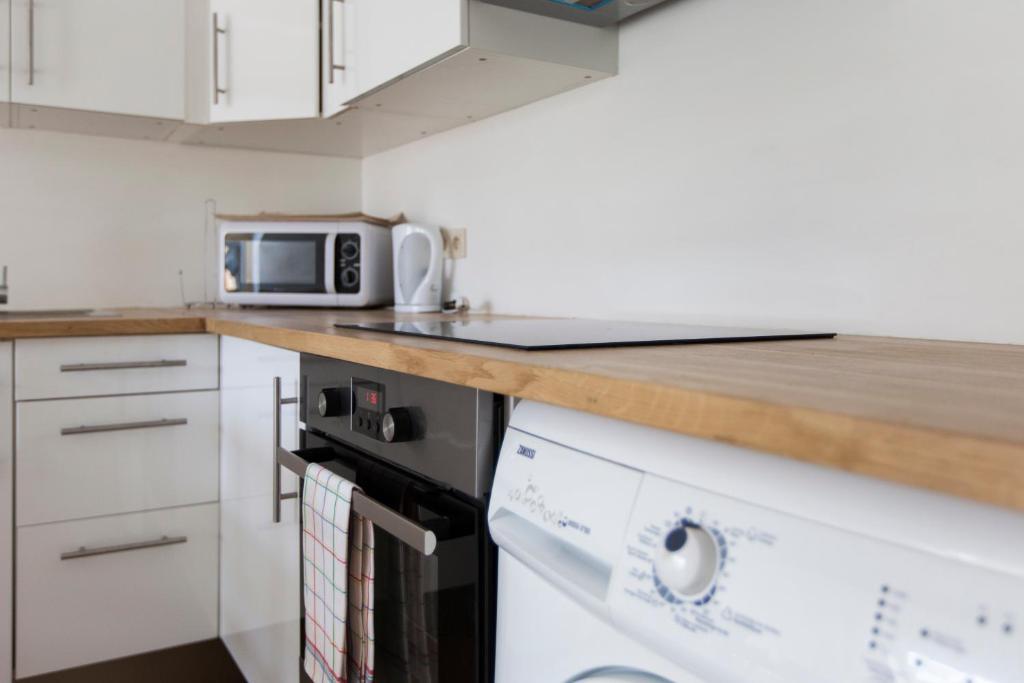 Louise Uptown Apartments Brussels Phòng bức ảnh